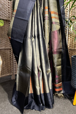 Handwoven Camouflage Green pure Kanchipuram silk with plain border and long multi color temple weave on body