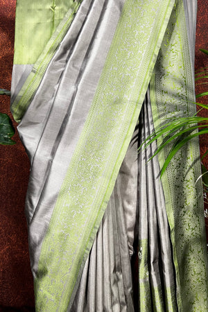 Handwoven Kadua Kunia Banarasi katan silk saree