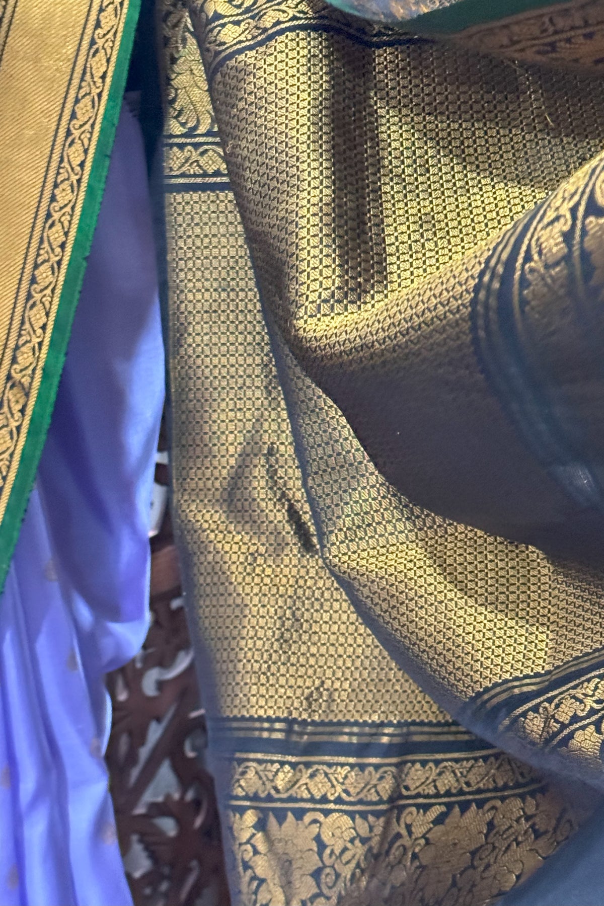 Handwoven mulberry Gadwal Silk saree with wide intricate kuttu border