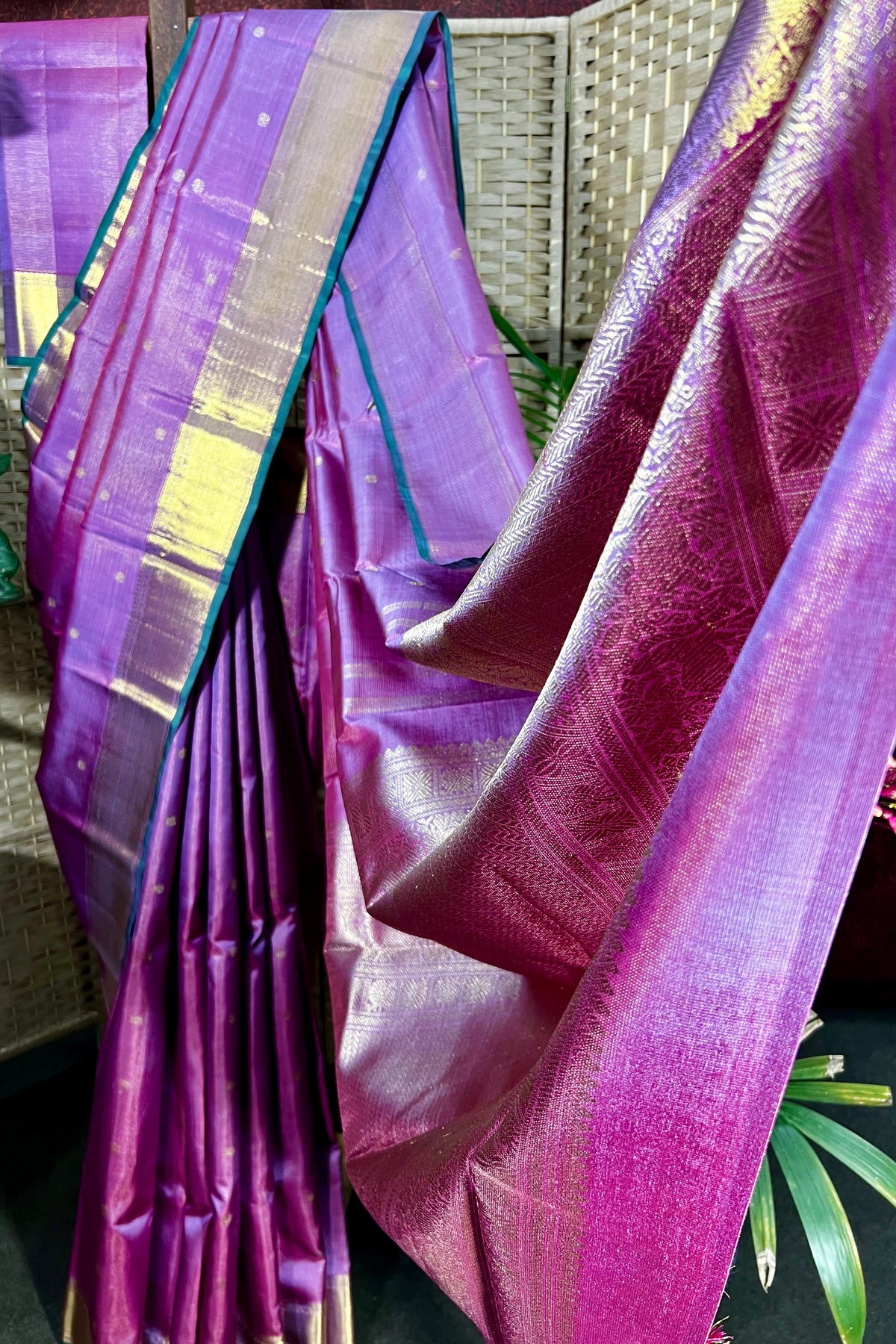 Lilac Vairaoosi (Diamond Needle) handwoven pure Kanchipuram Silk saree with intricate pallu