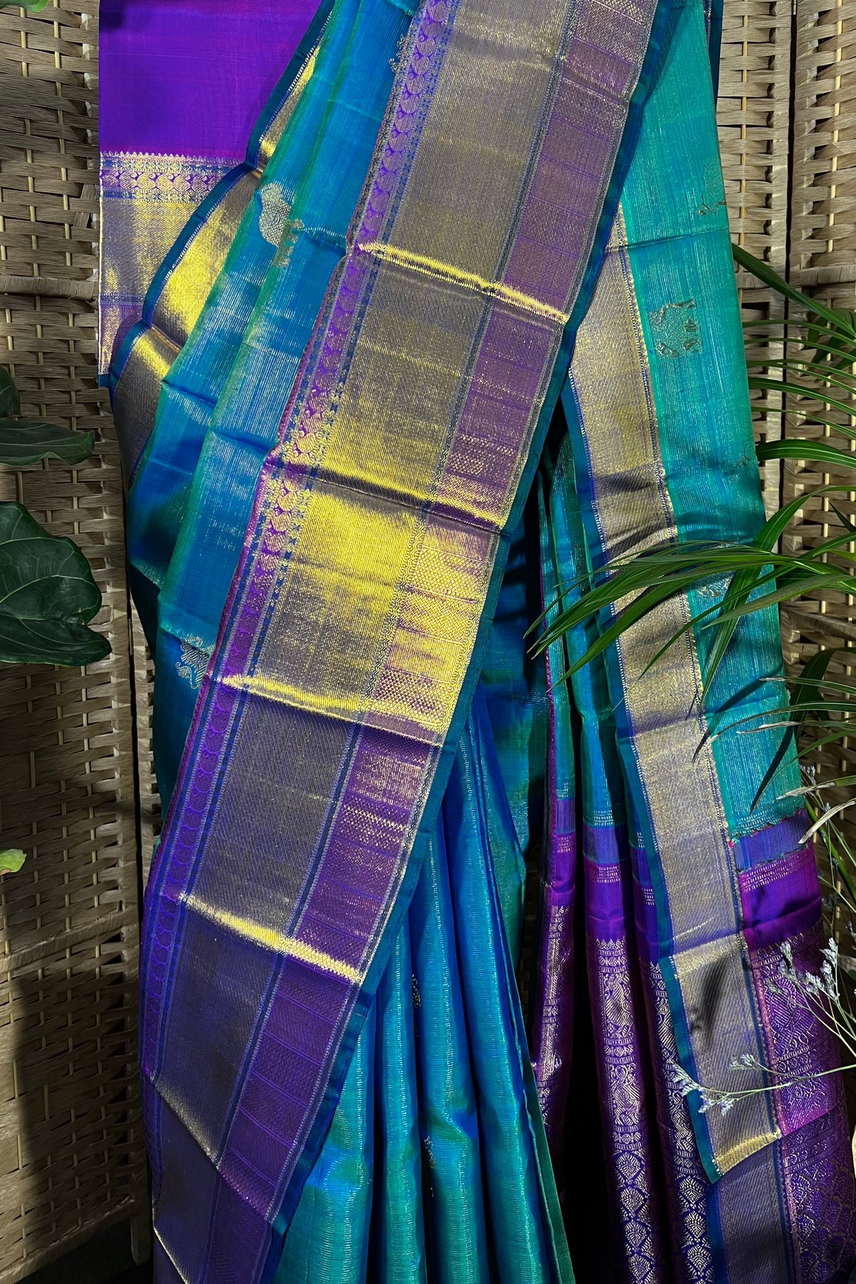 Green-Blue Vairaoosi (Diamond Needle) handwoven pure Kanchipuram Silk saree with wide border