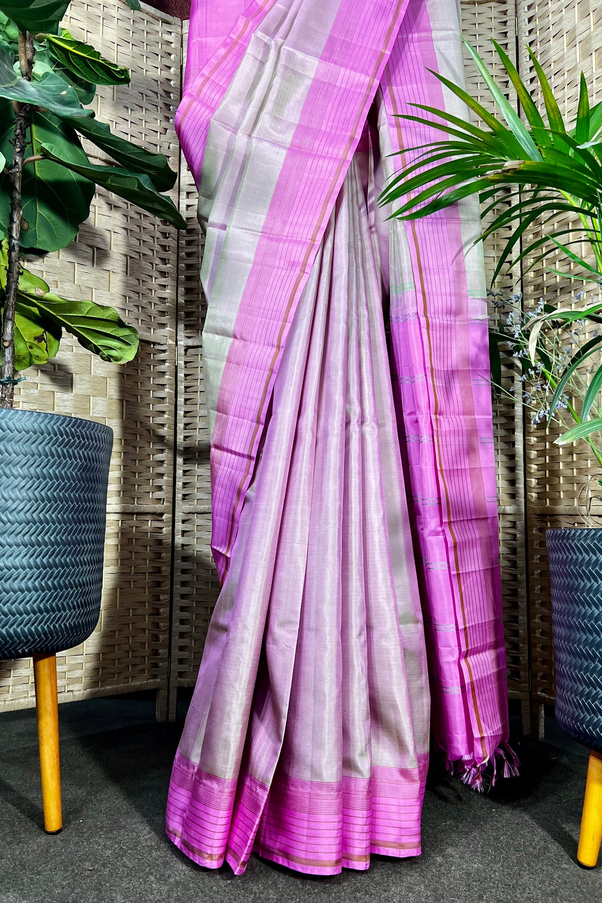 Dual shade Light Beige &amp;  Light Pink handwoven Kanchipuram saree with pink striped border