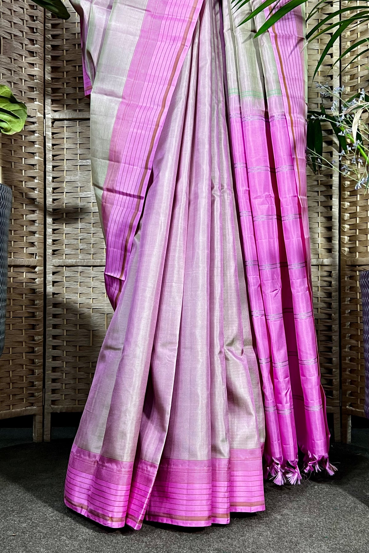 Dual shade Light Beige &amp;  Light Pink handwoven Kanchipuram saree with pink striped border