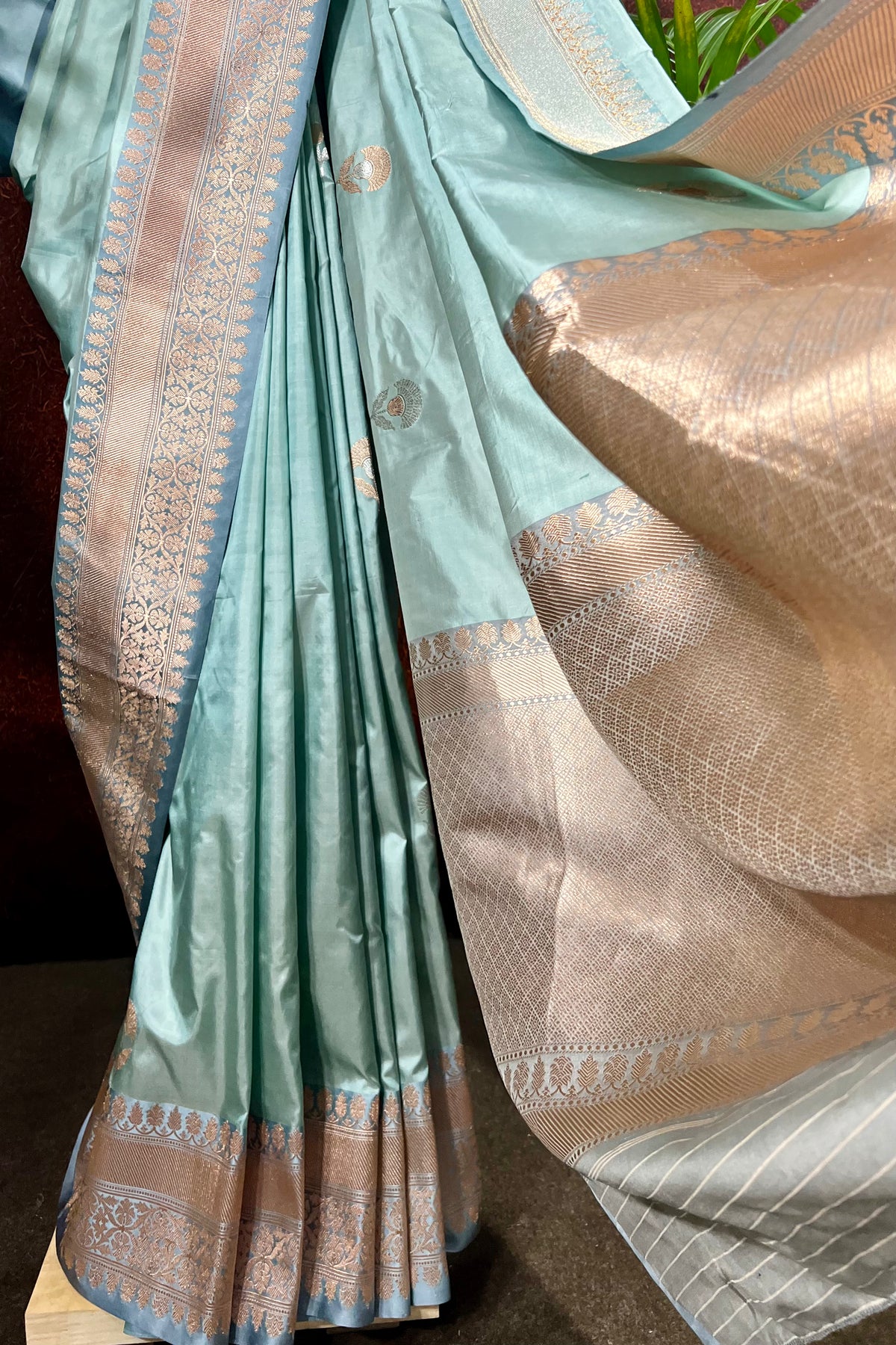 Handwoven Pastel Green Banarasi katan silk saree with kadua weave border