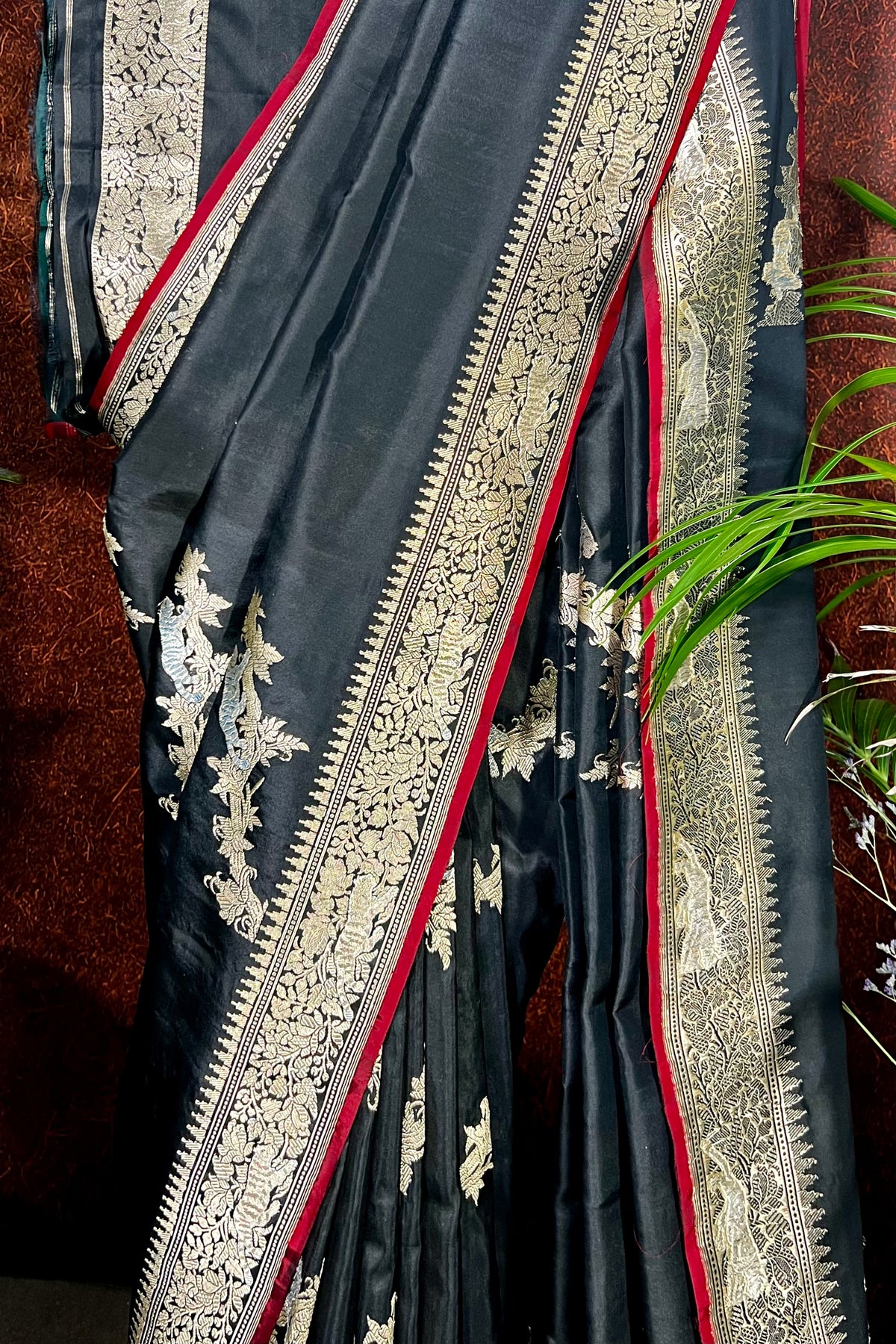 Black Jangla Handwoven Pure Katan Silk Banarasi Saree